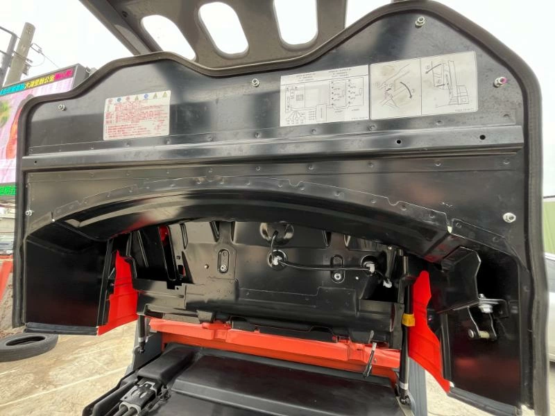 座式1.5噸-8FB15-三節貨櫃五米