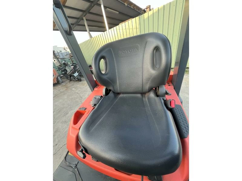 座式2.5噸-8FB25-三節四米三＋左右側移