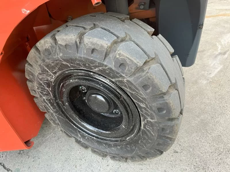 座式2.5噸-8FB25-二節四米＋左右側移