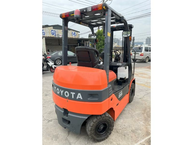 座式2.5噸-8FB25-三節四米五＋左右側移