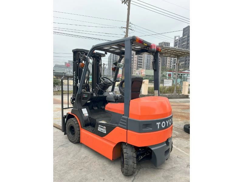 座式2.5噸-8FB25-三節四米五＋左右側移