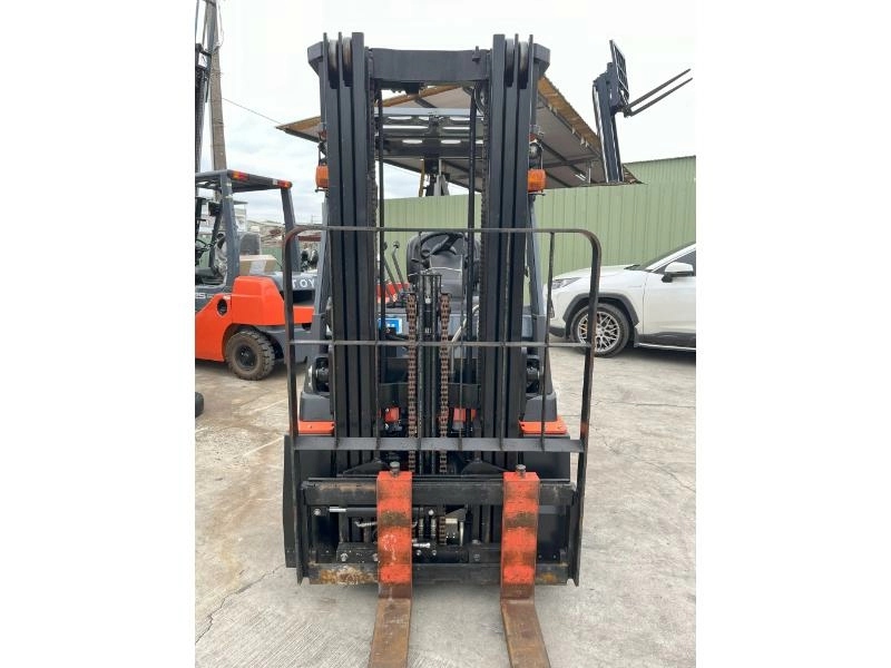 座式2.5噸-8FB25-三節四米五＋左右側移