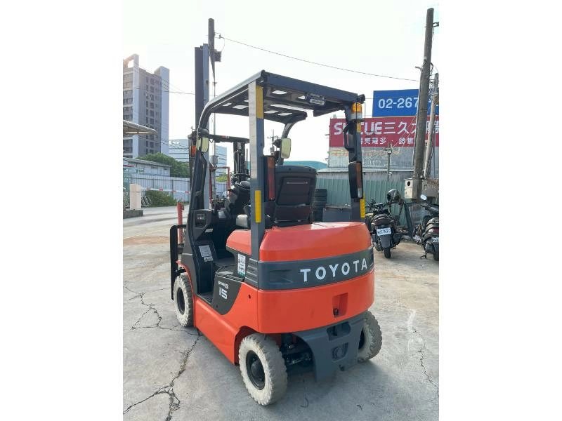 座式1.5噸-8FBH15-貨櫃三米