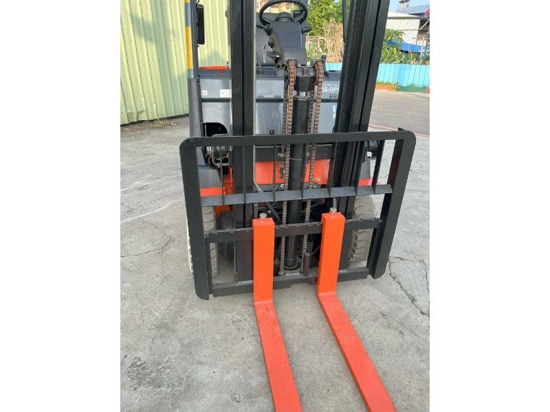 座式1.5噸-8FBH15-貨櫃三米