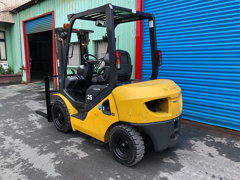 座式柴油堆高機_17型2.5頓_2節3米 座式柴油堆高機_17型2.5頓_2節3米