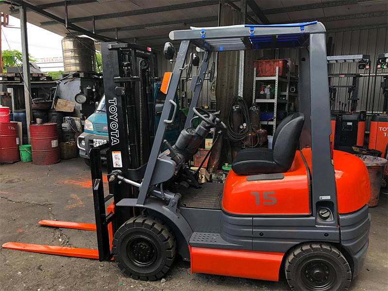 座式柴油堆高機(1.5噸)_6FD15_2節3米 座式柴油堆高機(1.5噸)_6FD15_2節3米