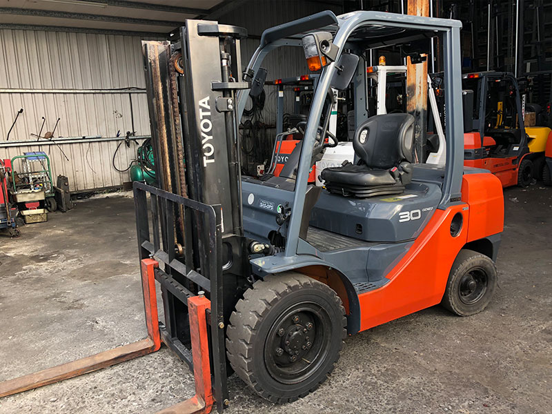 座式柴油堆高機(3噸)_8FD30_2節3米 座式柴油堆高機(3噸)_8FD30_2節3米