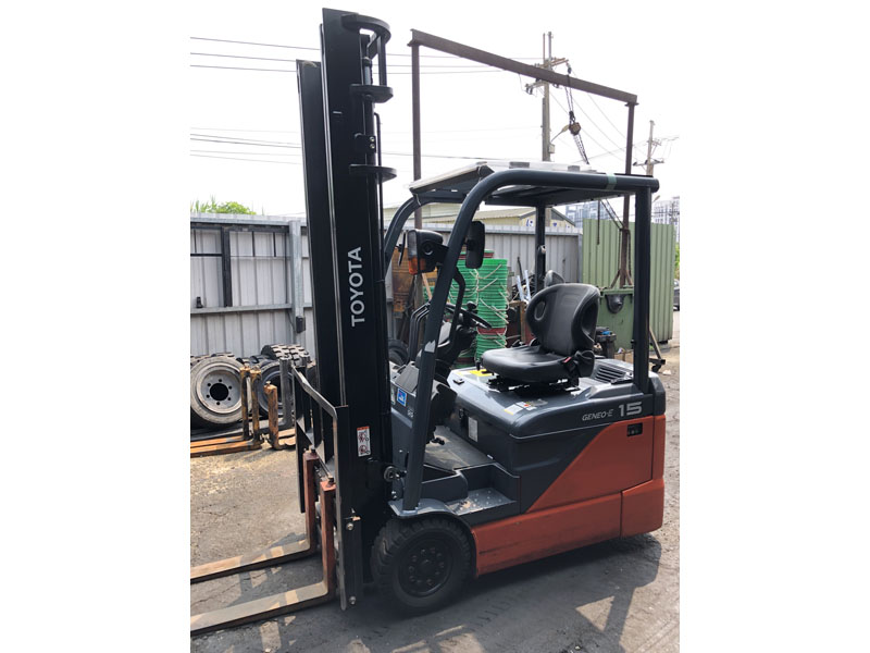 座式柴油堆高機(1.5噸)_8FBE15_2節4米(左右側移) 座式柴油堆高機(1.5噸)_8FBE15_2節4米(左右側移)