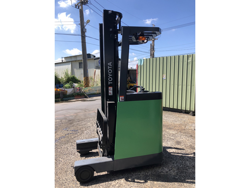 立式電動堆高機(1噸)_7FBR10_2節4米 立式電動堆高機(1噸)_7FBR10_2節4米