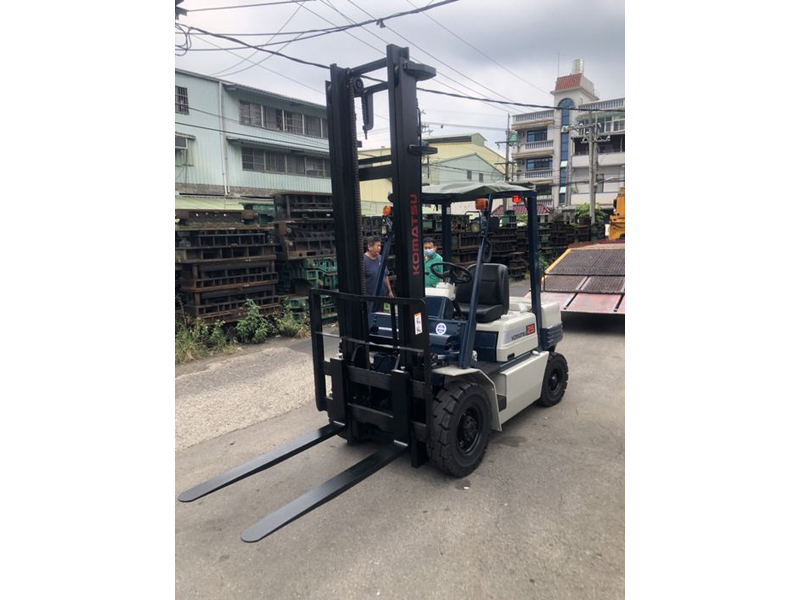 感謝「新北某鋼鐵業」購買一台小松11型二噸半柴油車