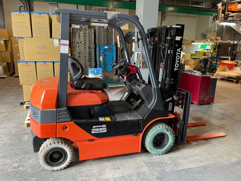 感謝「新北某機械加工業」購買一台豐田座式電動堆高機